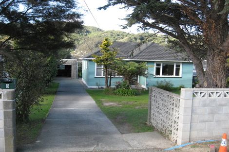 Photo of property in 3 Main Road, Wainuiomata, Lower Hutt, 5014