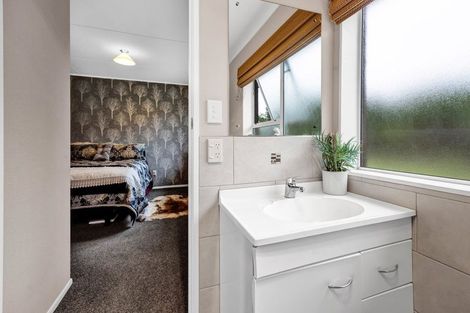 Photo of property in 11 Matai Place, Hawera, 4610