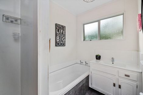 Photo of property in 2/15 Gladstone Grove, Richmond Heights, Taupo, 3330