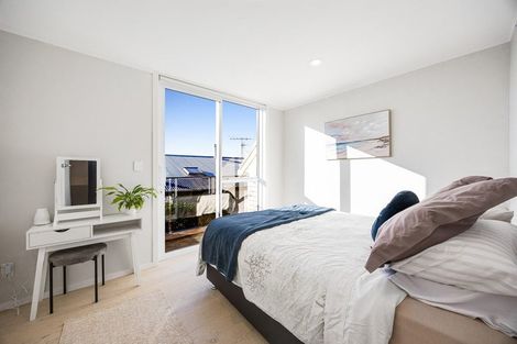 Photo of property in 29 Masterton Road, Rothesay Bay, Auckland, 0630