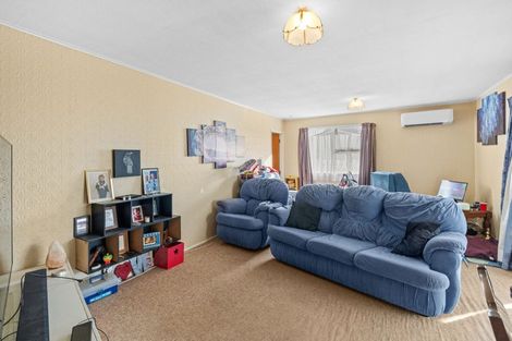 Photo of property in 9 Hennessy Street West, Foxton Beach, Foxton, 4815