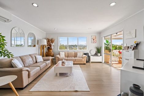 Photo of property in 27 Arlette Place, Massey, Auckland, 0614