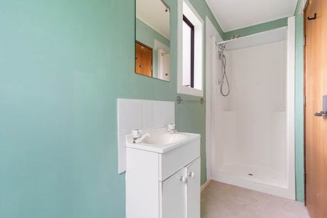 Photo of property in 6 Serjeant Street, Henderson, Auckland, 0612