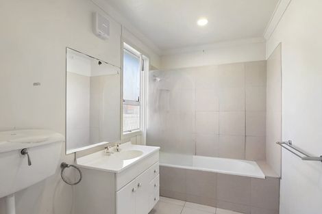 Photo of property in 38 Doralto Road, Frankleigh Park, New Plymouth, 4310