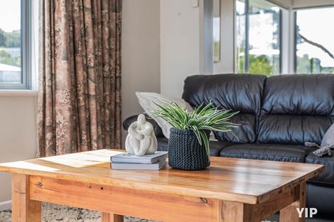 Photo of property in 5 Hallewell Crescent, Johnsonville, Wellington, 6037