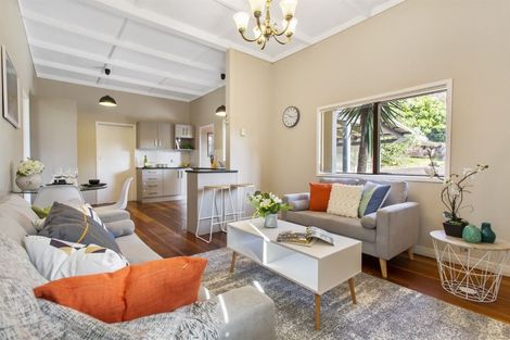 Photo of property in 1/16 Reeves Road, Pakuranga, Auckland, 2010