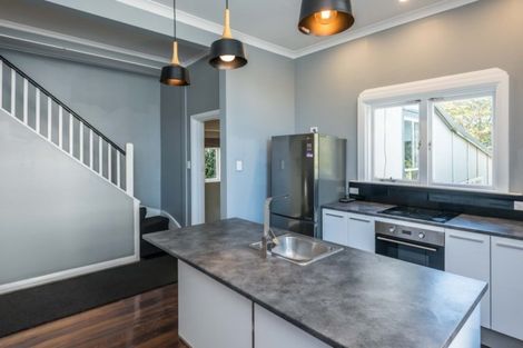 Photo of property in 6 Newman Terrace, Thorndon, Wellington, 6011