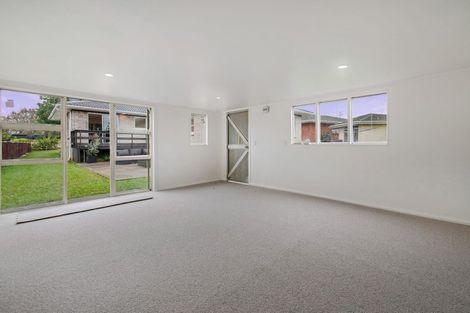 Photo of property in 42 Ray Small Drive, Pahurehure, Papakura, 2113
