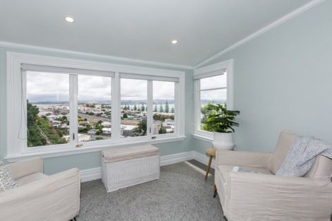 Photo of property in 5 Kowhai Road, Bluff Hill, Napier, 4110