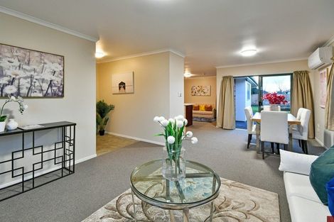 Photo of property in 10 Rock Daisy Crescent, Mangere, Auckland, 2022
