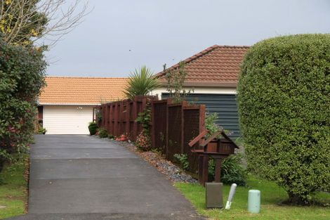 Photo of property in 1/11 Seneca Court, Golflands, Auckland, 2013