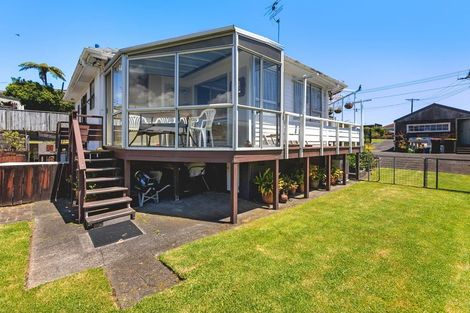 Photo of property in 9 Roy Terrace, Moturoa, New Plymouth, 4310