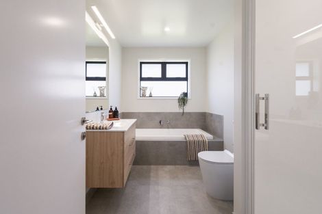 Photo of property in 17 Echo Place, Maewa, 4702