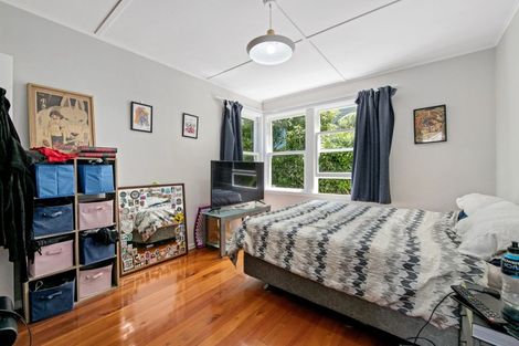 Photo of property in 18a Montgomery Avenue, Karori, Wellington, 6012