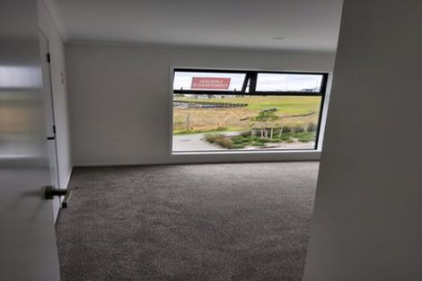 Photo of property in 32 Pennant Street, Long Bay, Auckland, 0630