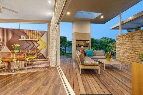 Photo of property in 21 Grand Drive, Orewa, 0931