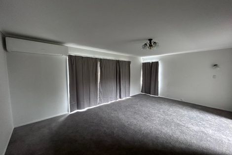Photo of property in 39 Diana Drive, Glenfield, Auckland, 0627