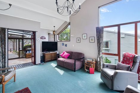Photo of property in 52 Highbury Road, Highbury, Wellington, 6012