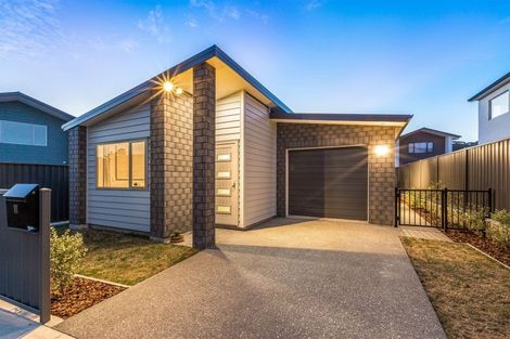 Photo of property in 18 Taiko Place, Kenepuru, Porirua, 5022