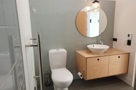 Photo of property in 1b Robieson Lane, Roseneath, Wellington, 6011