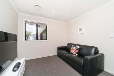 Photo of property in 11 Atlantic Drive, Fitzherbert, Palmerston North, 4410