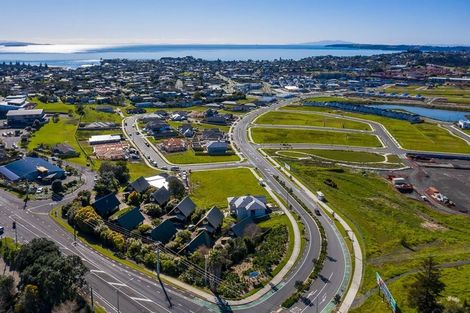 Photo of property in 14 Greenview Lane, Red Beach, 0932