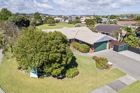 Photo of property in 2 Mirabell Place, Golflands, Auckland, 2013