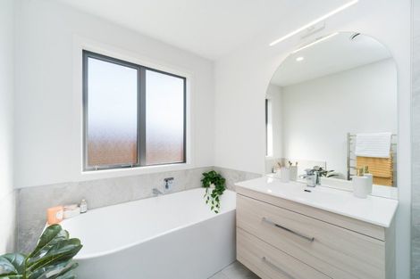 Photo of property in 2 Seddon Street, Takaro, Palmerston North, 4412