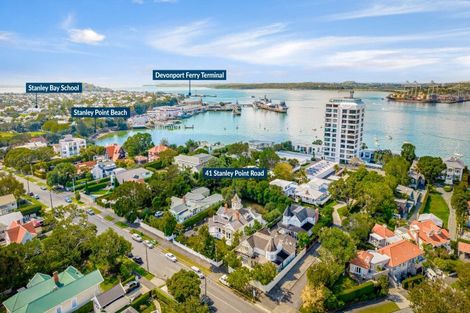 Photo of property in 41 Stanley Point Road, Stanley Point, Auckland, 0624