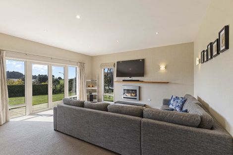 Photo of property in 10 Sampson Avenue, Waiwhakaiho, New Plymouth, 4312