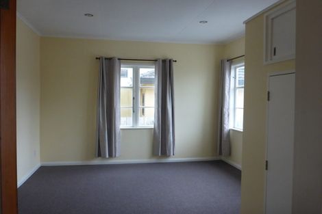 Photo of property in 51 Tauhinu Road, Miramar, Wellington, 6022