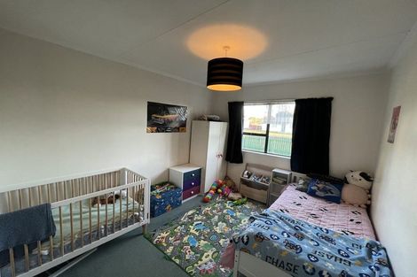 Photo of property in 20 Mako Mako Road, Levin, 5510