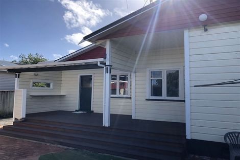 Photo of property in 5 Godwin Crescent, College Estate, Whanganui, 4500