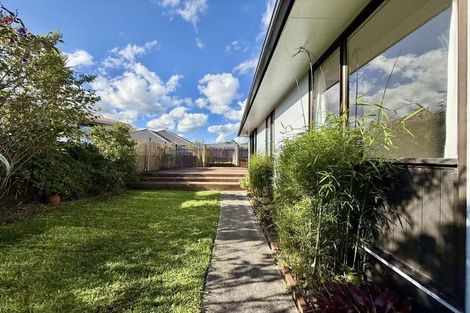 Photo of property in 2/15 Cyril Crescent, West Harbour, Auckland, 0618