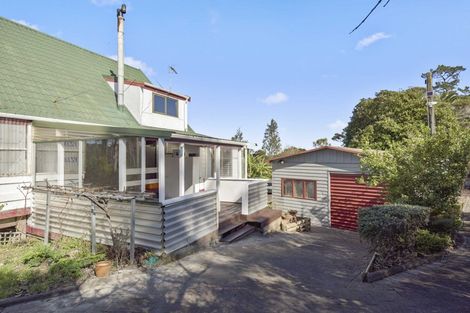 Photo of property in 205 Whangaparaoa Road, Red Beach, 0932