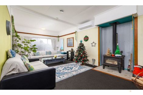 Photo of property in 13 Queens Terrace, Waimate, 7978