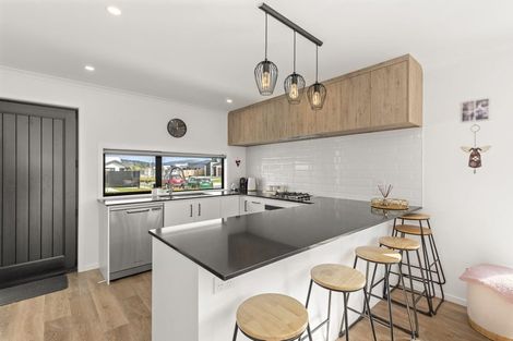 Photo of property in 1 Bonneval Lane, Wallaceville, Upper Hutt, 5018