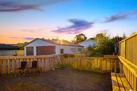 Photo of property in 18 Blue Way, Glendene, Auckland, 0602