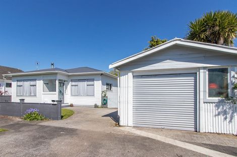 Photo of property in 10 Mahoe Street, Inglewood, 4330