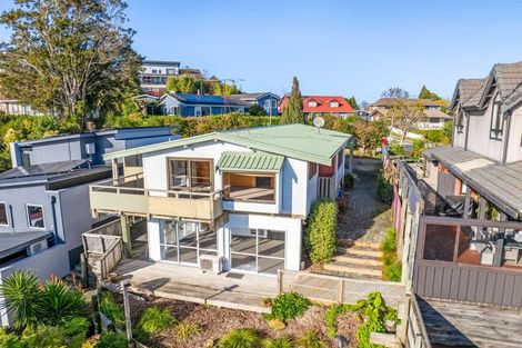 Photo of property in 6 Aries Place, Kawaha Point, Rotorua, 3010
