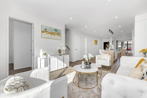 Photo of property in 8 Frontier Lane, Flat Bush, Auckland, 2019