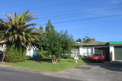Photo of property in 3/2 Bruce Road, Glenfield, Auckland, 0629