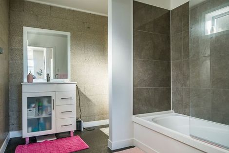 Photo of property in 40a Sheridan Terrace, Johnsonville, Wellington, 6037