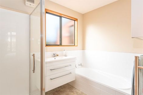 Photo of property in 2/76 Saint Albans Street, St Albans, Christchurch, 8014