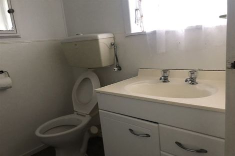 Photo of property in 2 Eden View Road, Sandringham, Auckland, 1025