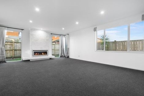 Photo of property in 18 Milano Boulevard, Karaka, Papakura, 2113