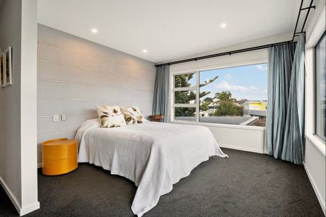 Photo of property in 60 Karewa Parade, Papamoa Beach, Papamoa, 3118