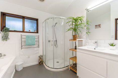 Photo of property in 33 Stredwick Drive, Torbay, Auckland, 0630