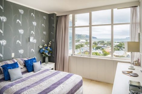 Photo of property in Rona House, 33 Rimu Street, Eastbourne, Lower Hutt, 5013