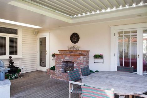 Photo of property in 5 Maungakiekie Avenue, Greenlane, Auckland, 1051